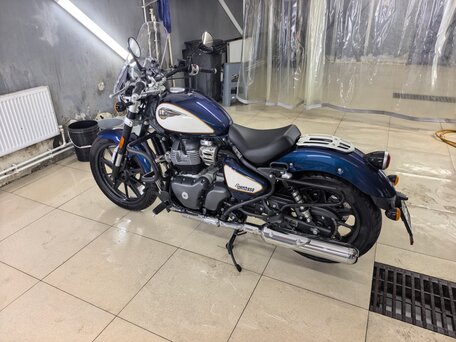 2025 Royal Enfield Super Meteor, синий, 660000 рублей, вид 4