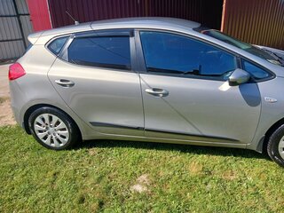 2016 Kia Ceed II Рестайлинг, серебристый, 1330000 рублей, вид 2