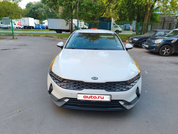 2020 Kia K5 III, белый, 2100000 рублей