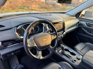 2017 Chevrolet Traverse II, белый, 3000000 рублей, вид 4