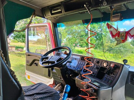 1995 Scania R-Series, оранжевый, 850000 рублей, вид 5