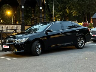 2017 Toyota Camry VII (XV50) Рестайлинг, чёрный, 3350000 рублей, вид 5