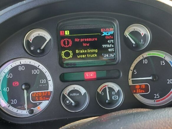 2006 DAF XF 105, красный, 4000000 рублей - вид 7
