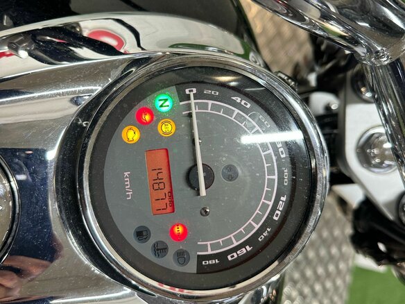 2010 Honda VT 1300CS Sabre, чёрный - вид 19