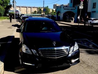 2012 Mercedes-Benz E-Класс 200 7G-Tronic IV (W212, S212, C207), чёрный, 2100000 рублей, вид 2