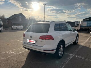 2015 Volkswagen Touareg II Рестайлинг, белый, 2400000 рублей, вид 4