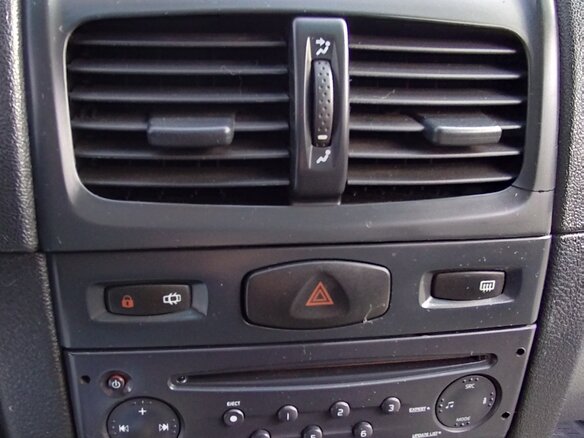 2007 Renault Symbol I Рестайлинг 2, серый, 395000 рублей - вид 8