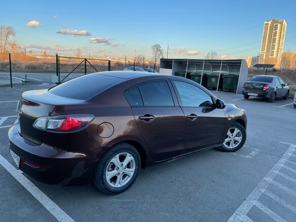 2011 Mazda 3 II (BL), коричневый - вид 2