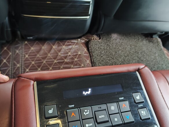 2016 Lexus LX 450d III Рестайлинг 2, синий, 6650000 рублей - вид 19