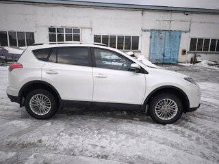 2018 Toyota RAV4 IV (XA40) Рестайлинг, белый, 2400000 рублей, вид 4
