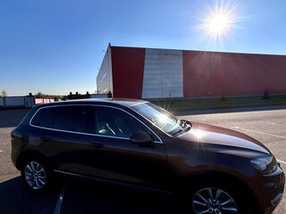 2010 Volkswagen Touareg II, коричневый, 1770000 рублей, вид 4