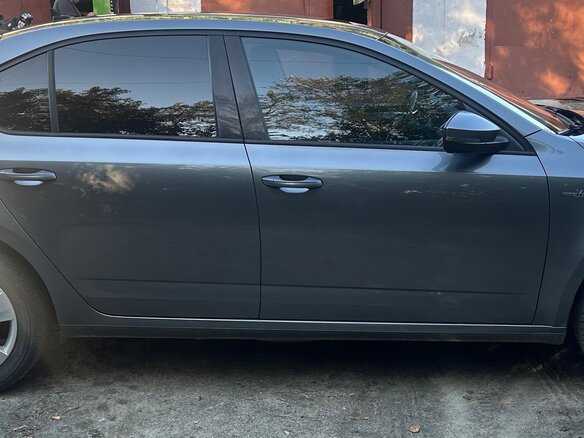 2019 Skoda Octavia III (A7) Рестайлинг, серый, 1700000 рублей - вид 3
