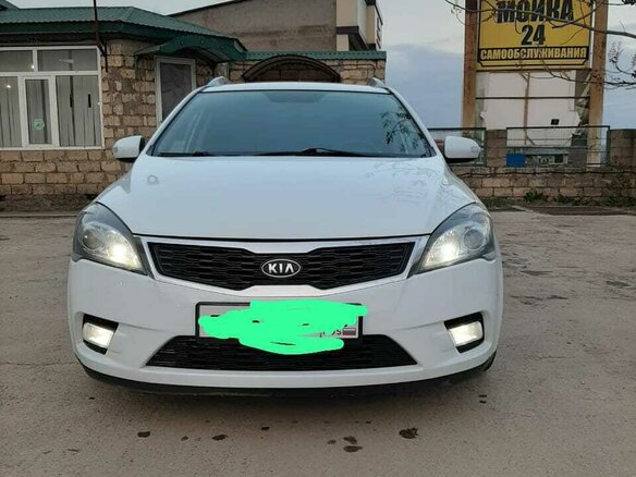 2011 Kia Ceed I Рестайлинг, белый - вид 2