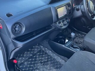 2018 Toyota Vitz III (XP130) Рестайлинг 2, белый, 1280000 рублей, вид 5