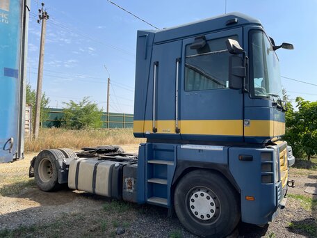 2009 Renault Magnum, синий, 4250000 рублей, вид 1