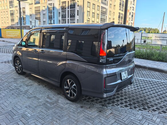 2017 Honda Stepwgn Spada V Рестайлинг, серый, 2250000 рублей - вид 7
