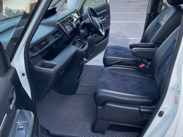 2016 Honda Stepwgn Spada V, белый, 1720000 рублей - вид 16