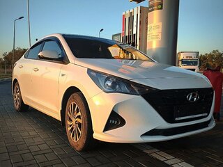 2021 Hyundai Solaris II Рестайлинг, белый, 1850000 рублей, вид 1