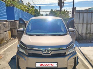 2019 Toyota Voxy III (R80) Рестайлинг, коричневый, 2150000 рублей, вид 1