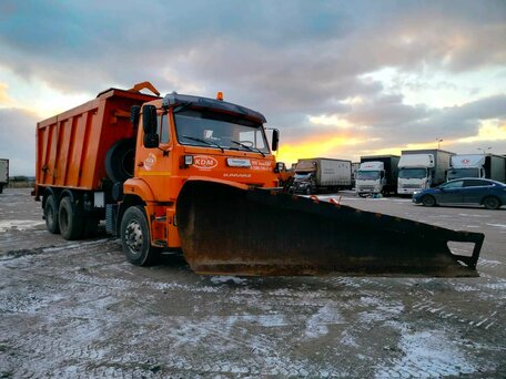 2017 КамАЗ Дорожные машины, оранжевый, 3157700 рублей, вид 2