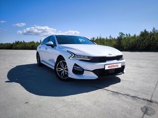 2020 Kia K5 III, белый, 2300000 рублей, вид 1
