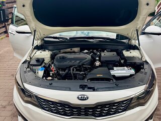 2019 Kia Optima IV Рестайлинг, белый, 2500000 рублей, вид 5
