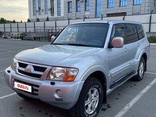 2004 Mitsubishi Pajero III Рестайлинг, серебристый, 820000 рублей, вид 1