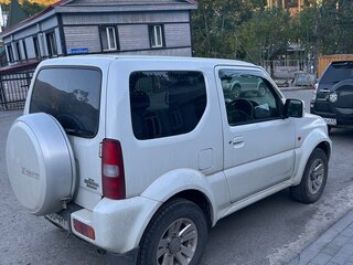 2010 Suzuki Jimny Sierra III Рестайлинг 1, белый, 700000 рублей, вид 3