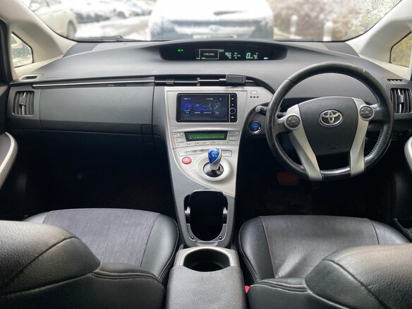 2013 Toyota Prius III Рестайлинг (XW30), чёрный, 1150000 рублей - вид 7
