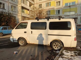 2003 Nissan Caravan IV (E25), белый, 710000 рублей, вид 3