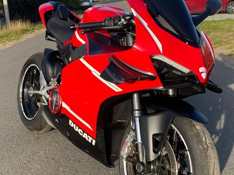 2021 Ducati Panigale V4, красный, 1350000 рублей, вид 5