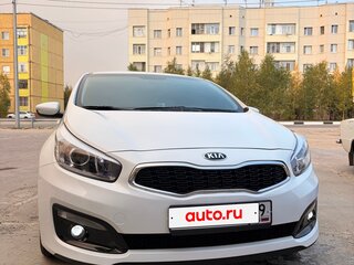 2017 Kia Ceed II Рестайлинг, белый, 1340000 рублей, вид 2