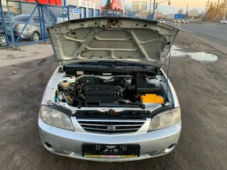 2006 Kia Spectra I Рестайлинг 2, серебристый, 290000 рублей, вид 3