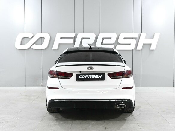 2019 Kia Optima IV Рестайлинг, белый - вид 3