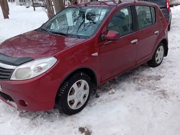2012 Renault Sandero I, красный, 515000 рублей - вид 1