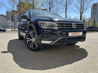2017 Volkswagen Tiguan II, чёрный, 2300000 рублей, вид 3
