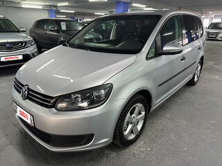 2011 Volkswagen Touran I Рестайлинг 2, серебристый, 829000 рублей, вид 1