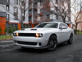 2019 Dodge Challenger III Рестайлинг 2, серебристый - вид 4