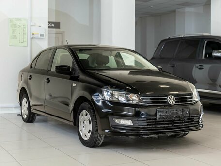 2016 Volkswagen Polo V Рестайлинг, чёрный, 700000 рублей, вид 1