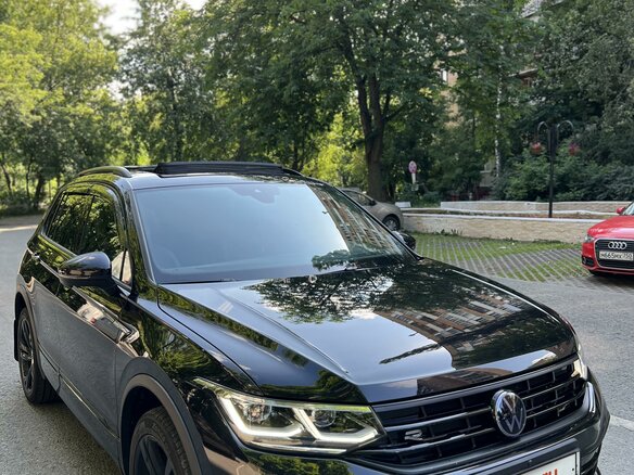 2021 Volkswagen Tiguan II Рестайлинг, чёрный - вид 4