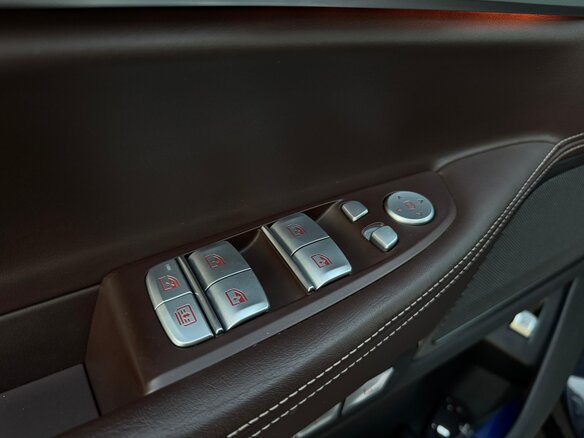 2017 BMW 7 серии 750i xDrive VI (G11/G12), чёрный, 2699999 рублей - вид 16