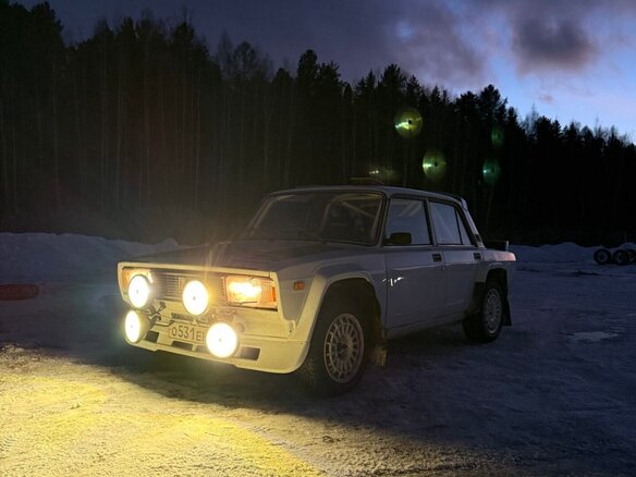 2008 Lada (ВАЗ) 2105, белый, 1500000 рублей - вид 11