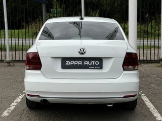 2017 Volkswagen Polo V Рестайлинг, белый, 709000 рублей, вид 5