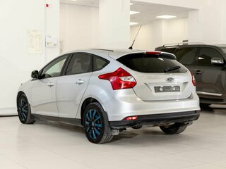 2011 Ford Focus III, серебристый, 900000 рублей, вид 4