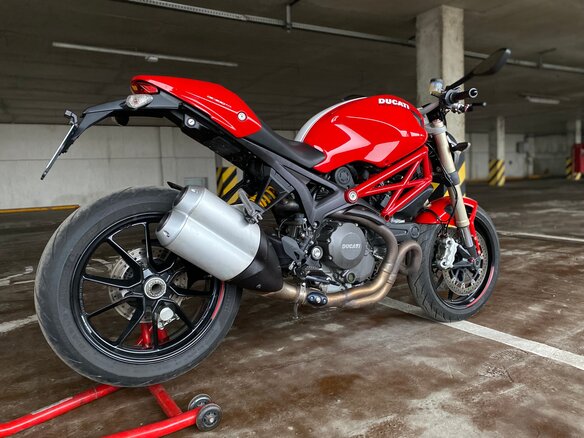 2012 Ducati Monster 1100, красный - вид 1