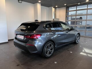 2019 BMW 1 серии 118i III (F40), серый, 1849000 рублей, вид 3