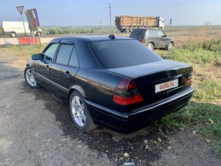 1997 Mercedes-Benz C-Класс 180 I (W202) Рестайлинг, чёрный, 350000 рублей, вид 3