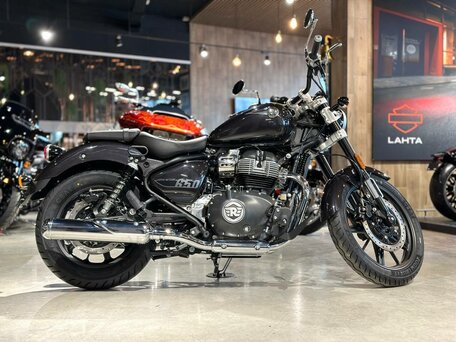 2026 Royal Enfield Super Meteor, чёрный, 764000 рублей, вид 3