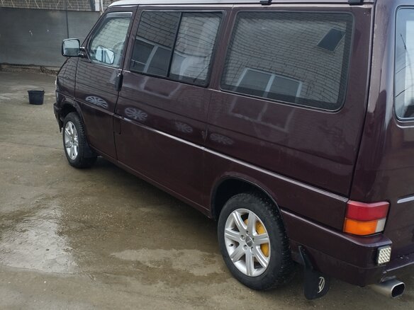 1991 Volkswagen Caravelle T4, коричневый, 500000 рублей - вид 2