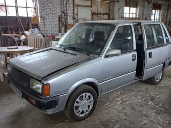 1986 Nissan Prairie I (M10), серебристый, 190000 рублей